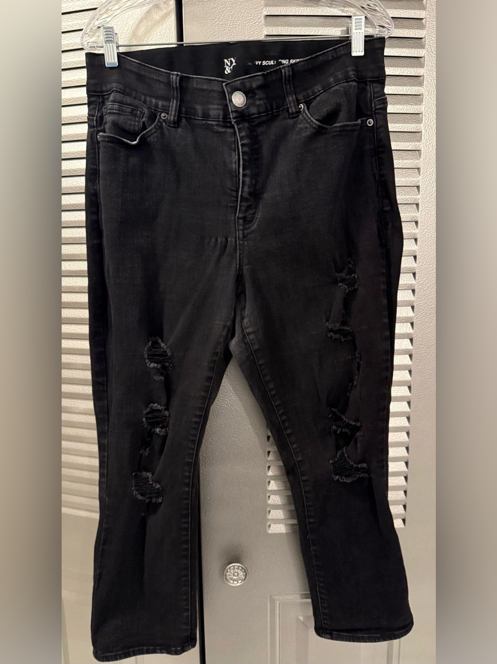 Women's New York & Company Black Distressed Skinny Jeans